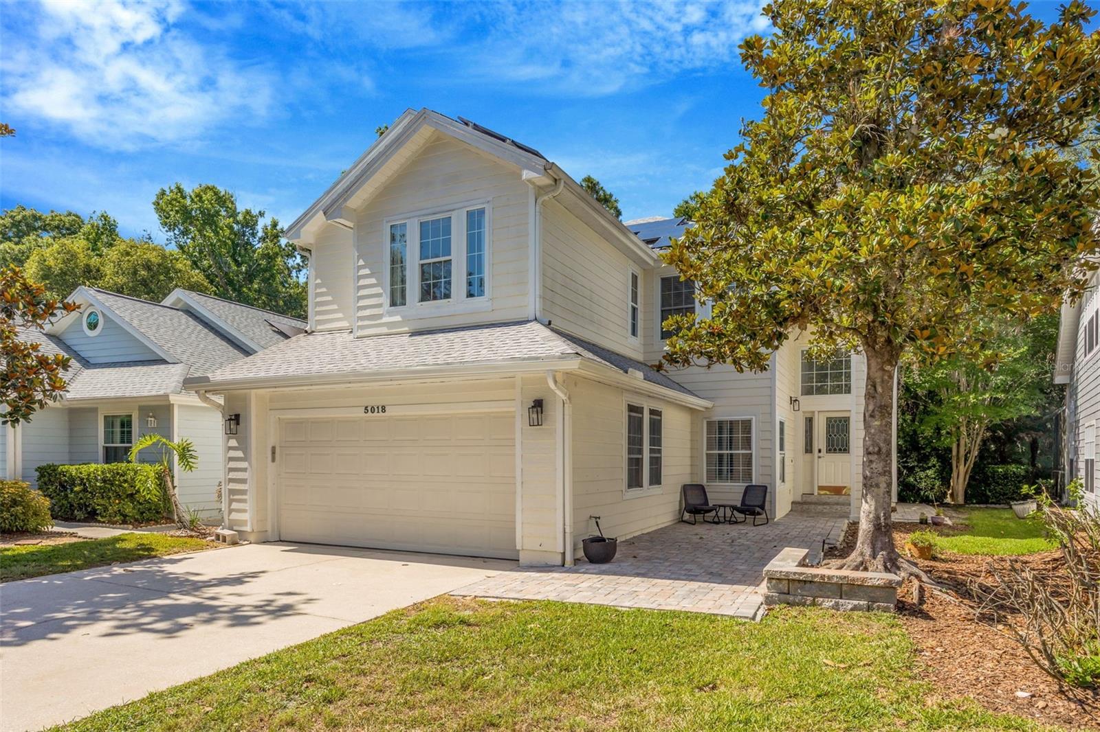 Sterling Manor 3/2.5/2 beauty on conservation lot!