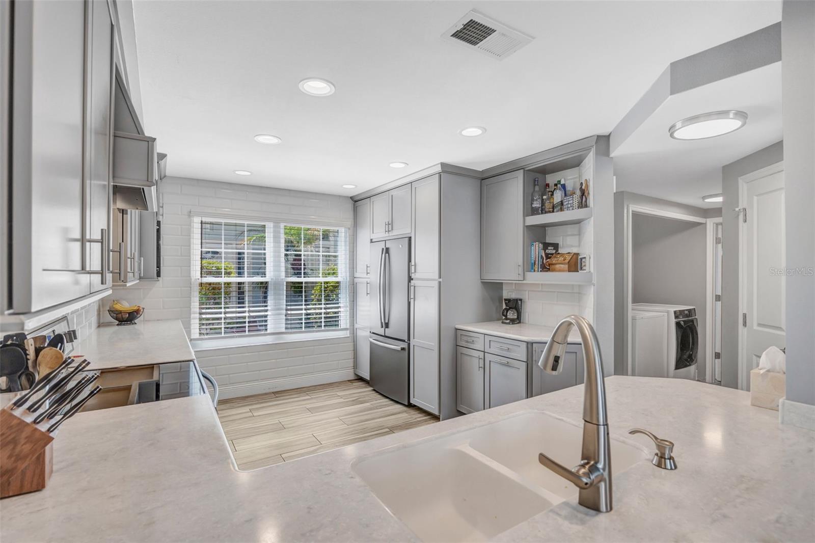 Updated kitchen with stainless steel appliances!