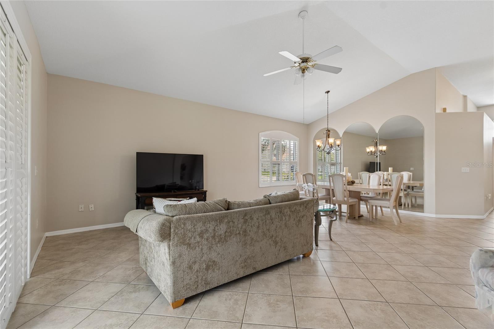 Vaulted Ceilings Open concept
