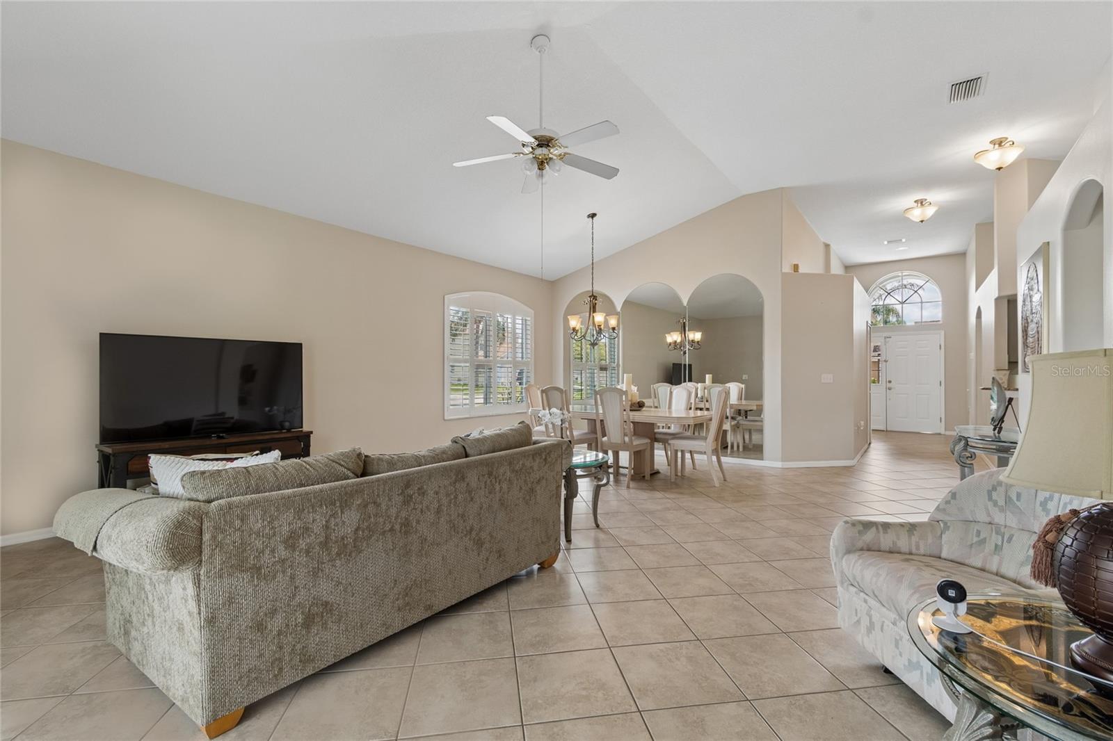 Vaulted Ceilings Open concept