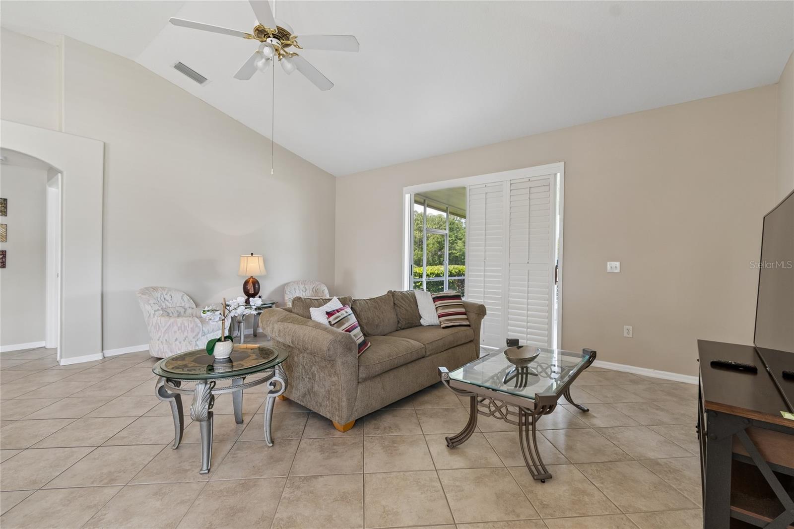 Vaulted Ceilings Open concept
