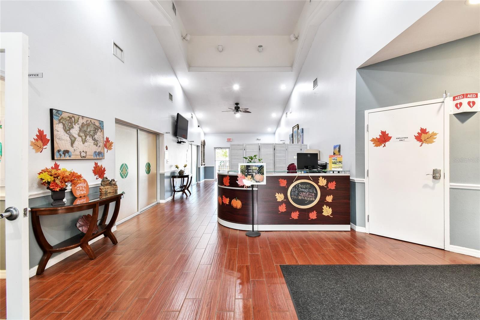 Clubhouse & Meeting Spaces
