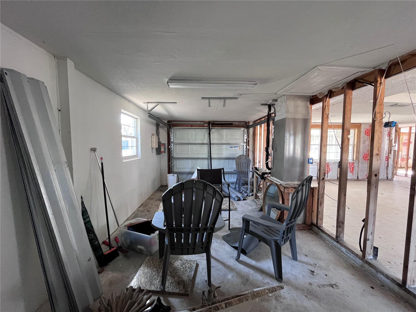 1 car garage