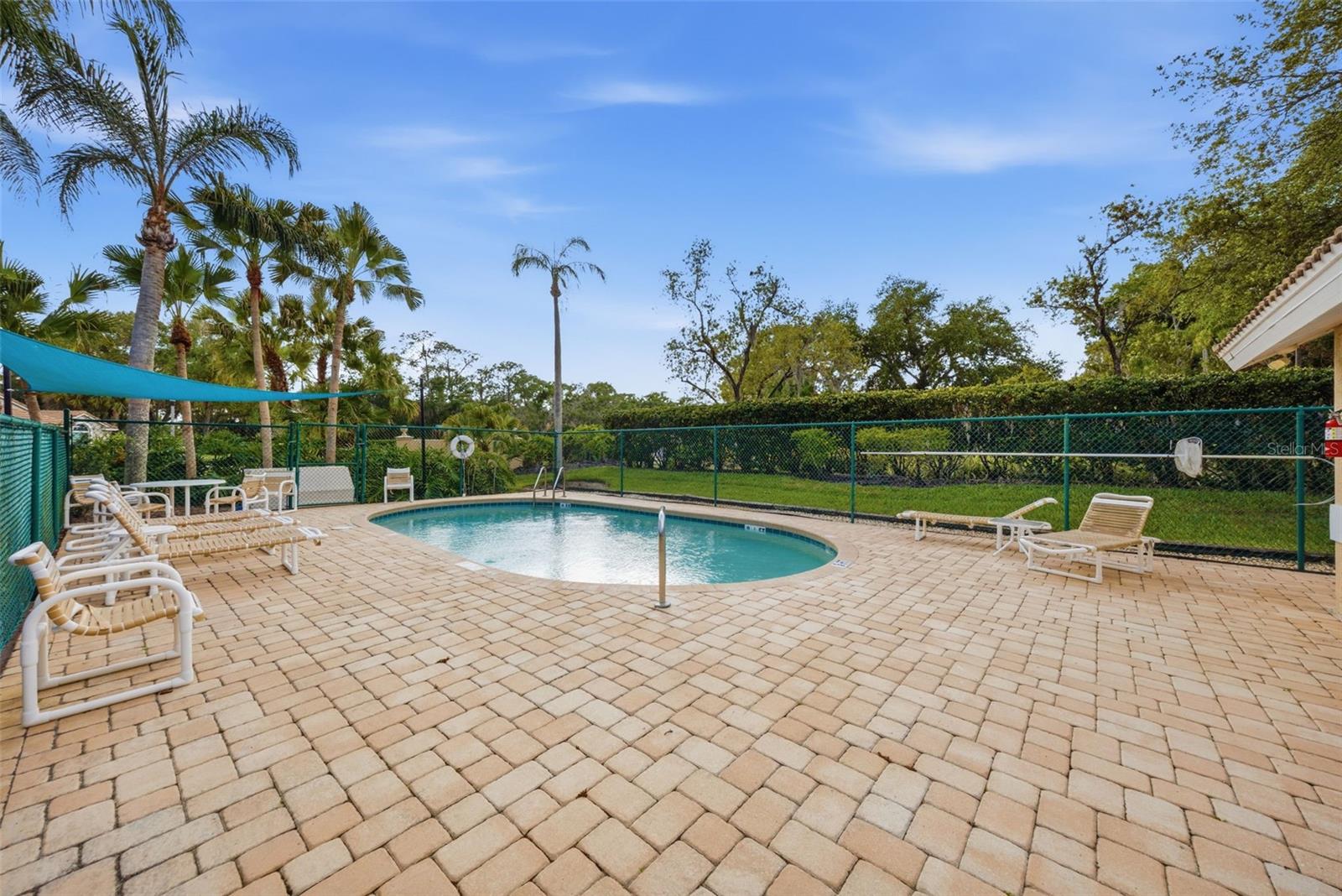 THE PINNACLE NEIGHBORHOOD HAS IT'S OWN COMMUNITY POOL