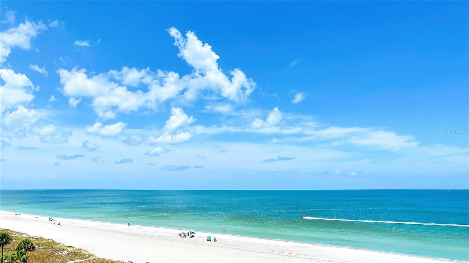 10 minutes to the award-winning Clearwater Beach!