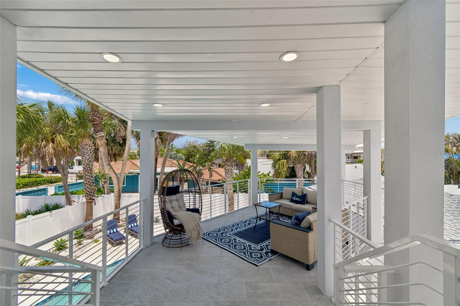 Second floor porch