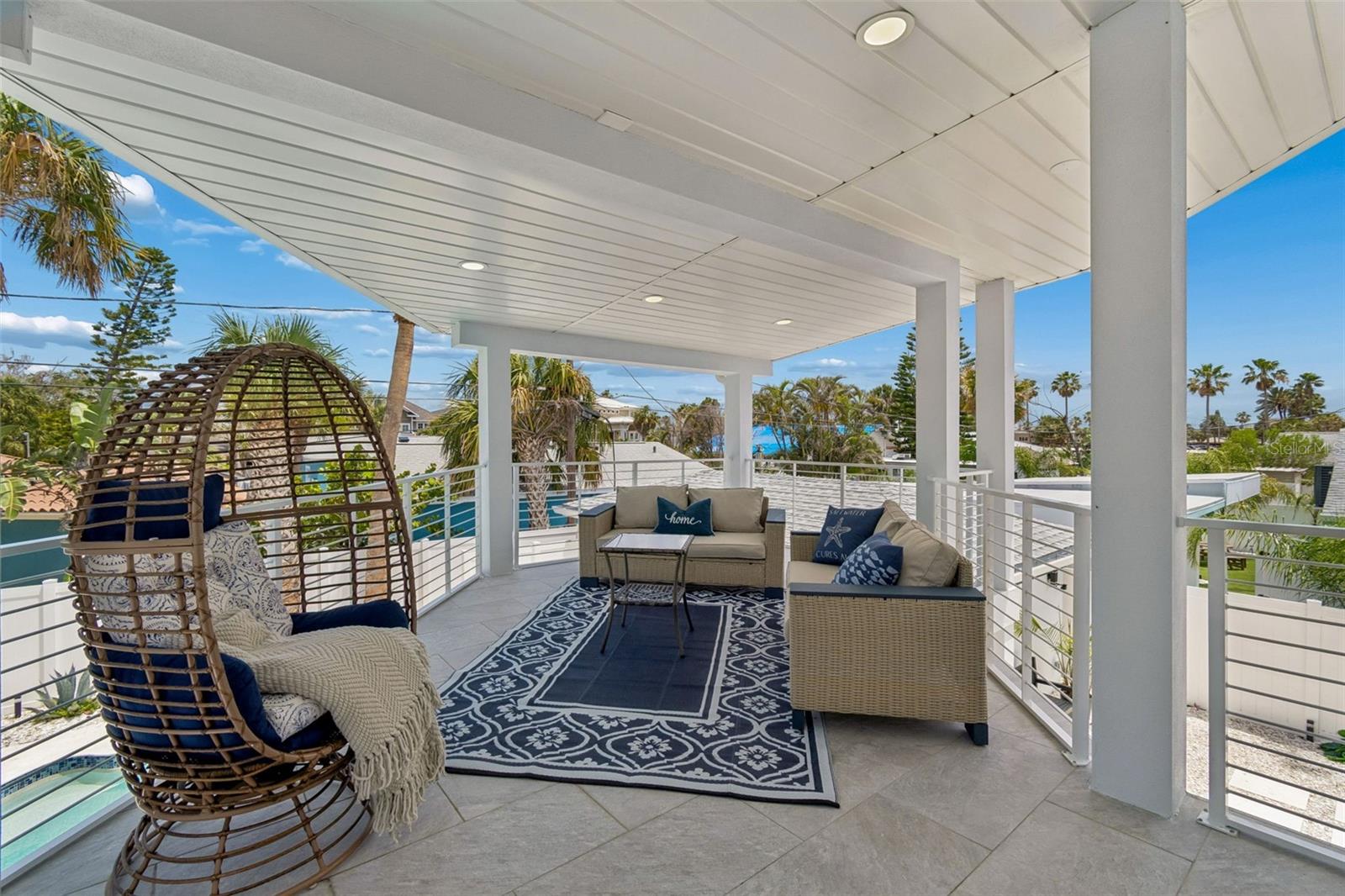 Second floor porch