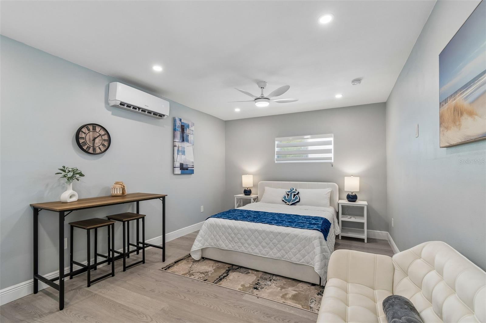 Guess House, bedroom