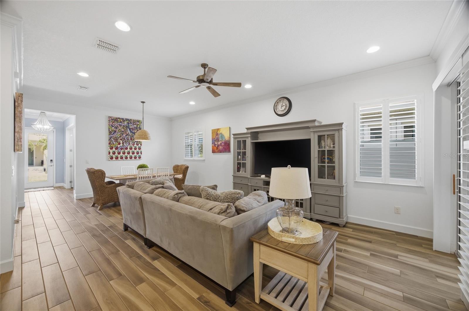Living / Dining Combo is great for intimate gatherings