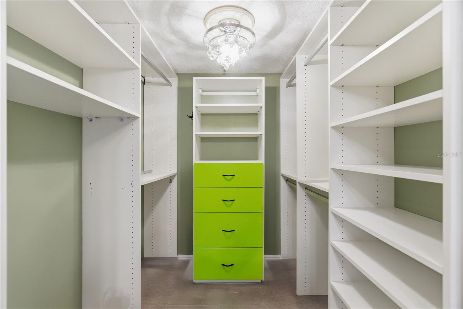 Walk-in Closet