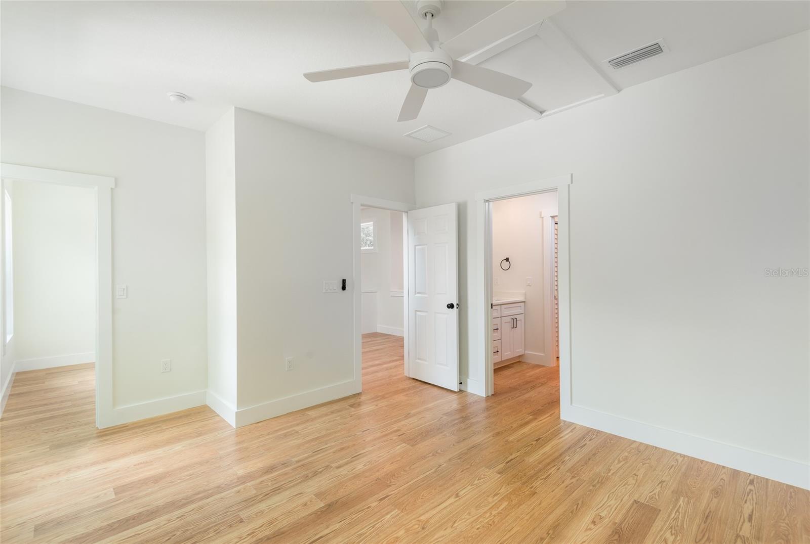 3rd and 4th bedroom share a Jack & Jill bathroom