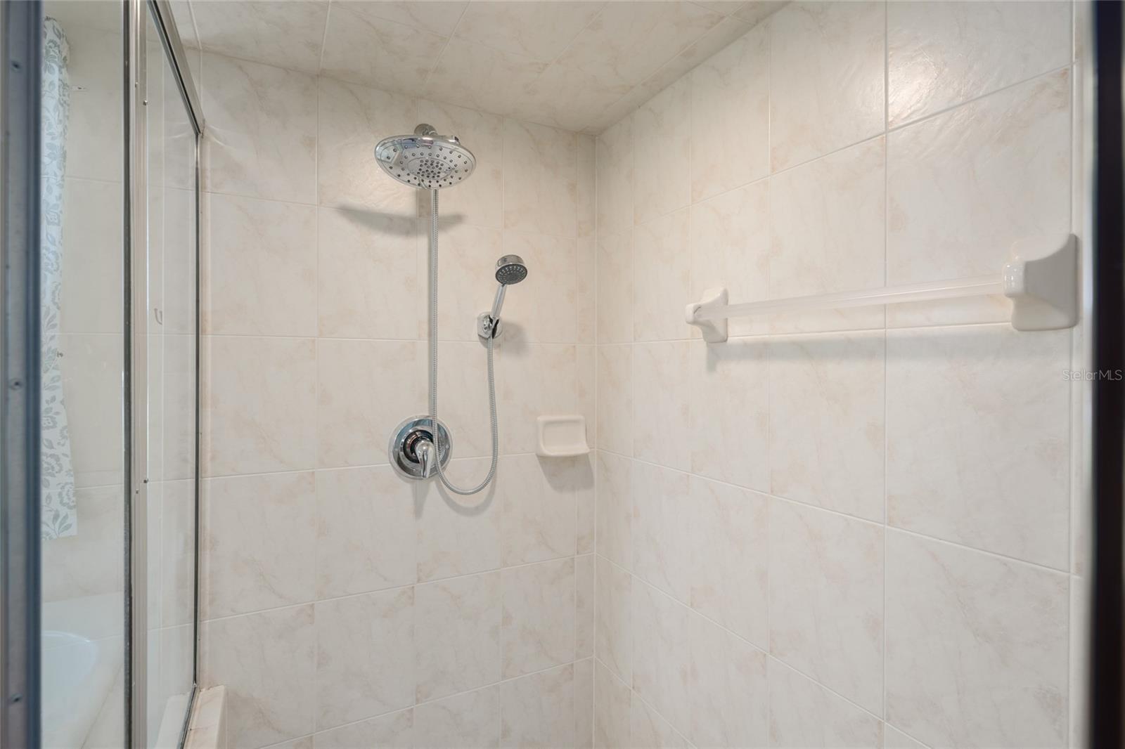 LARGE WALK-IN SHOWER