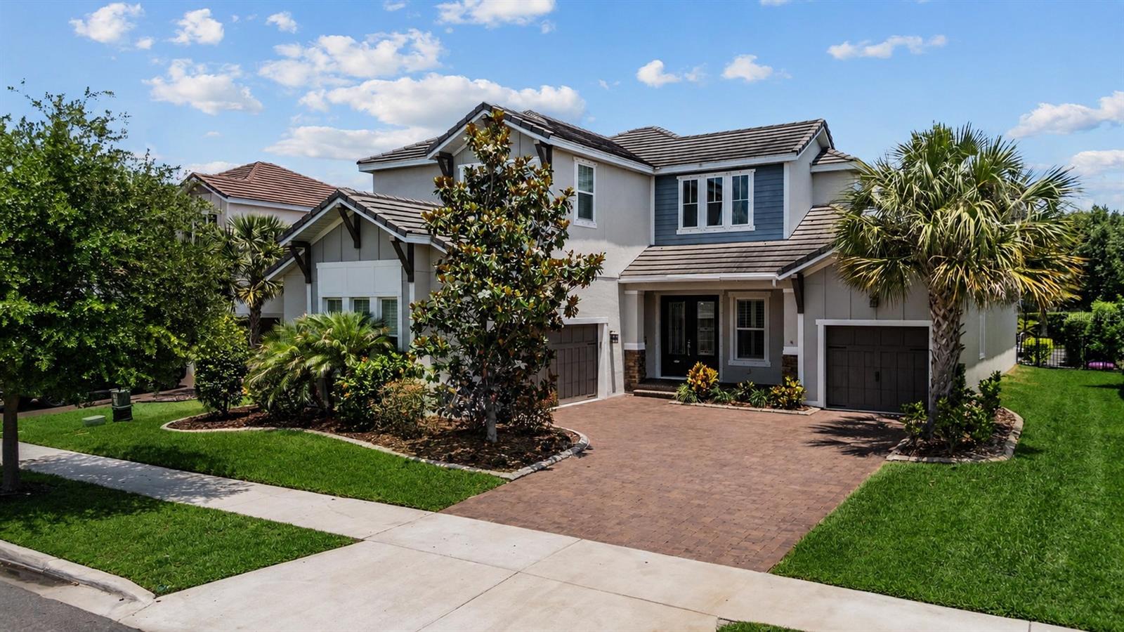 Beautiful curb appeal with a covered entry
