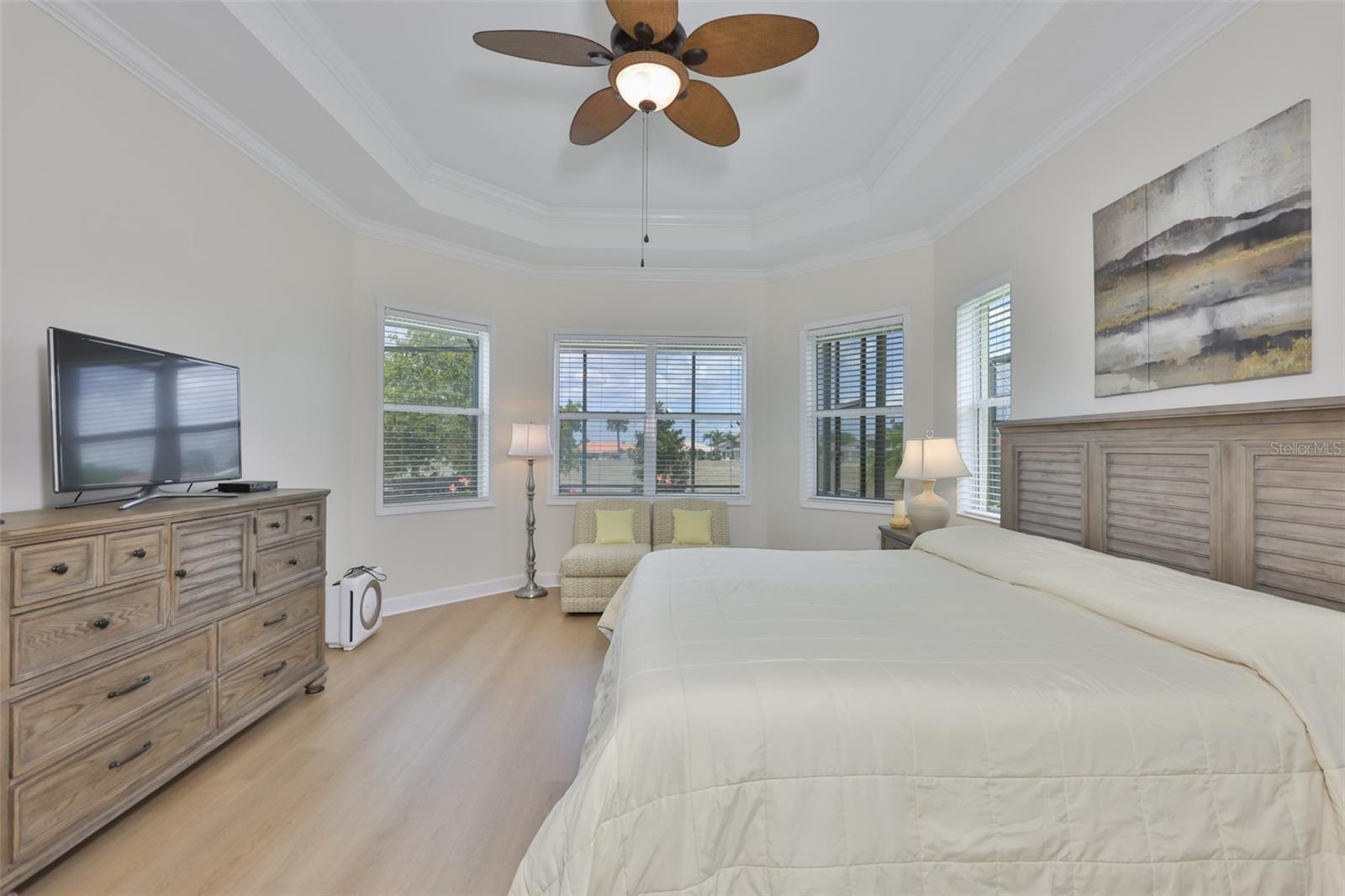 The bay windows are a perfect spot to read, relax or just watch the world go by.