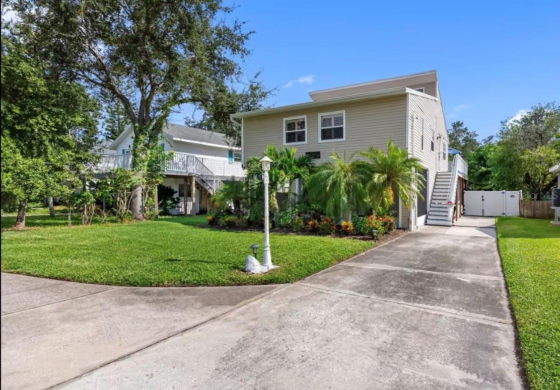 circular driveway