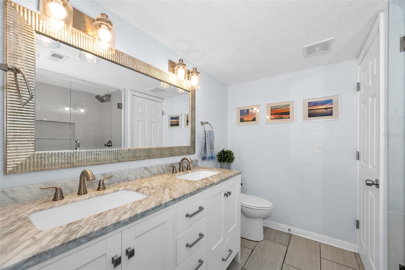 En suite bath