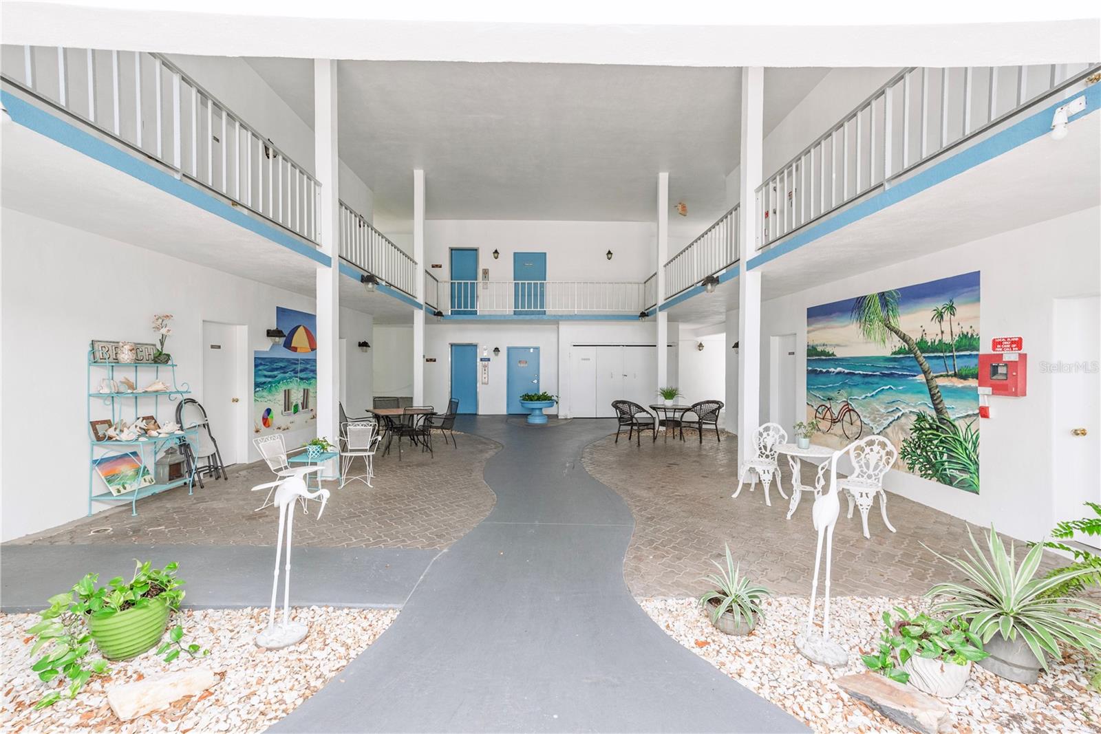 Large, covered outdoor common area in Aberdeen House.