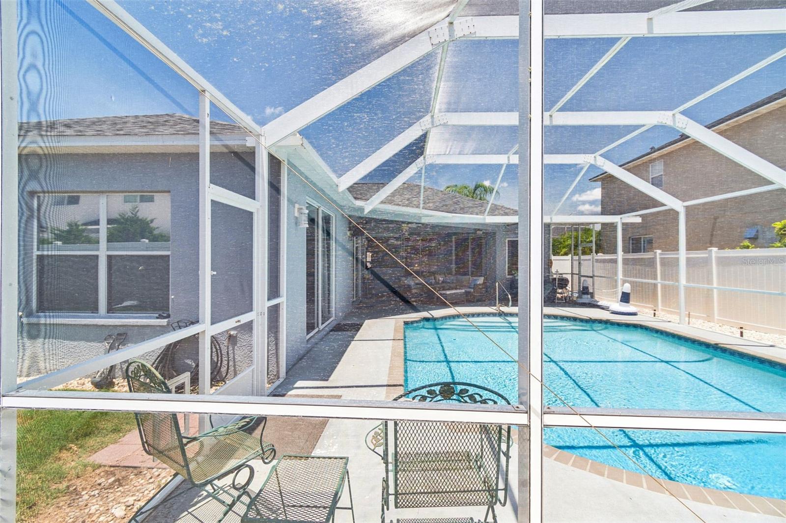 Pool/Lanai