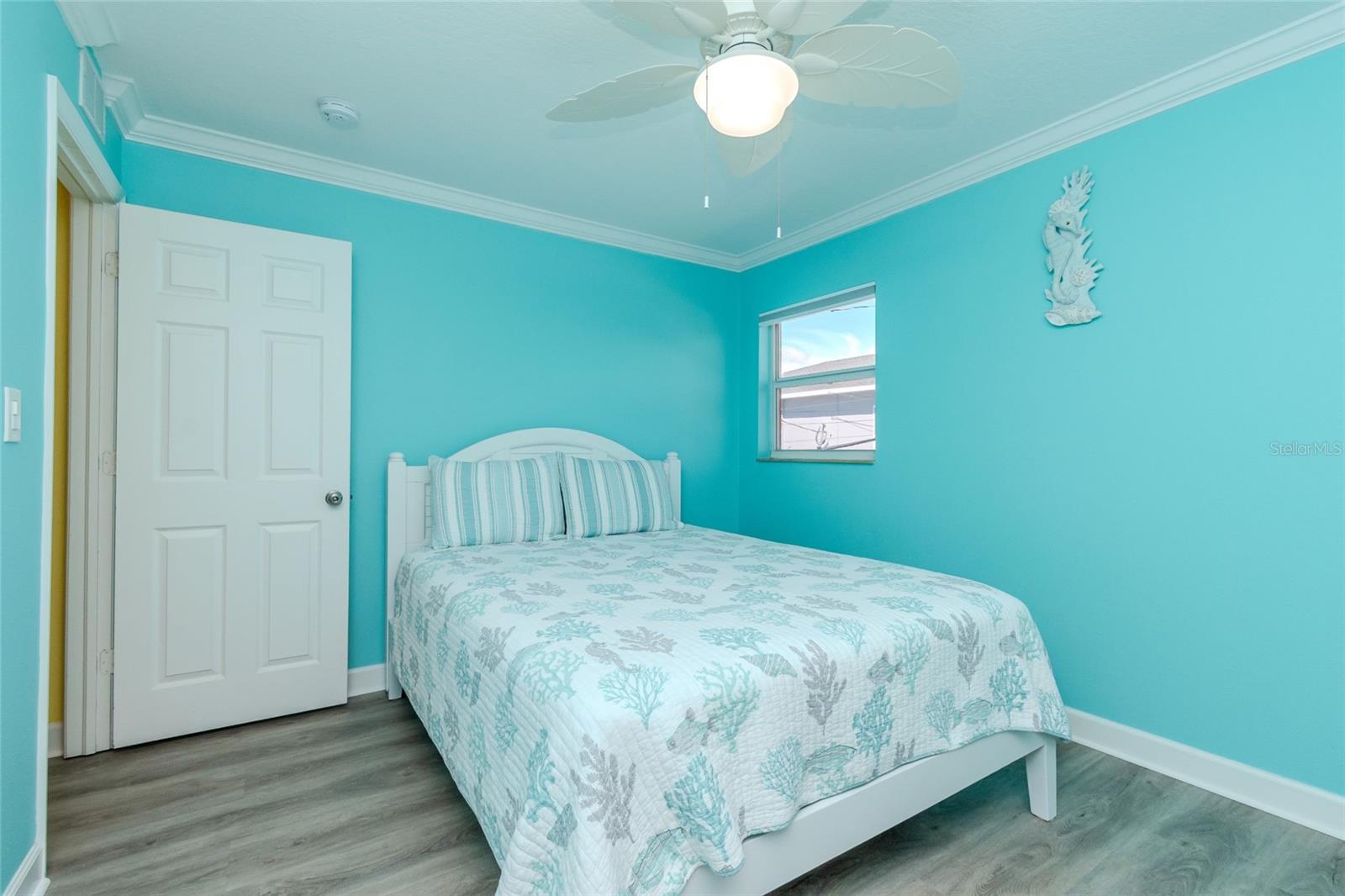 BIG MASTER BEDROOM WITH ENSUITE BATHROOM