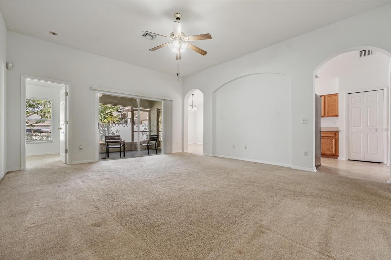 Spacious living room