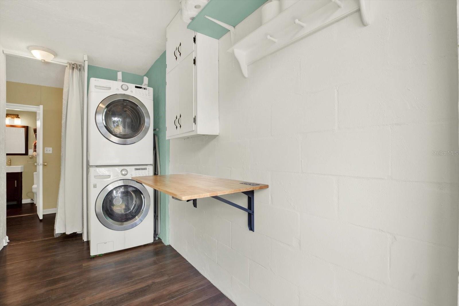 Indoor large Laundry Room