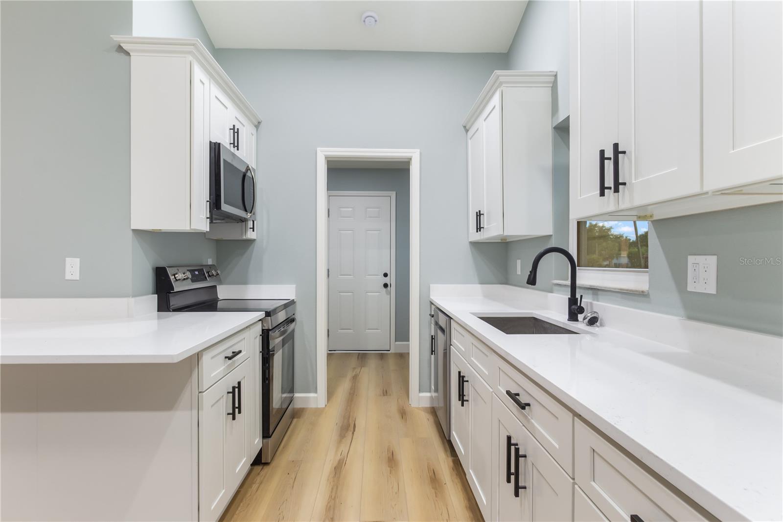 Upgraded Kitchen with new appliances