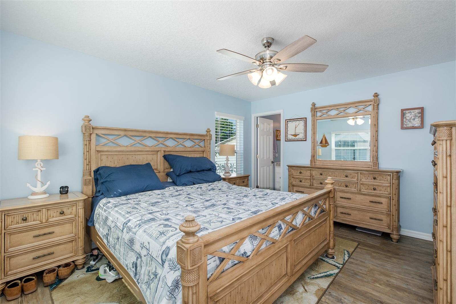 W7885949