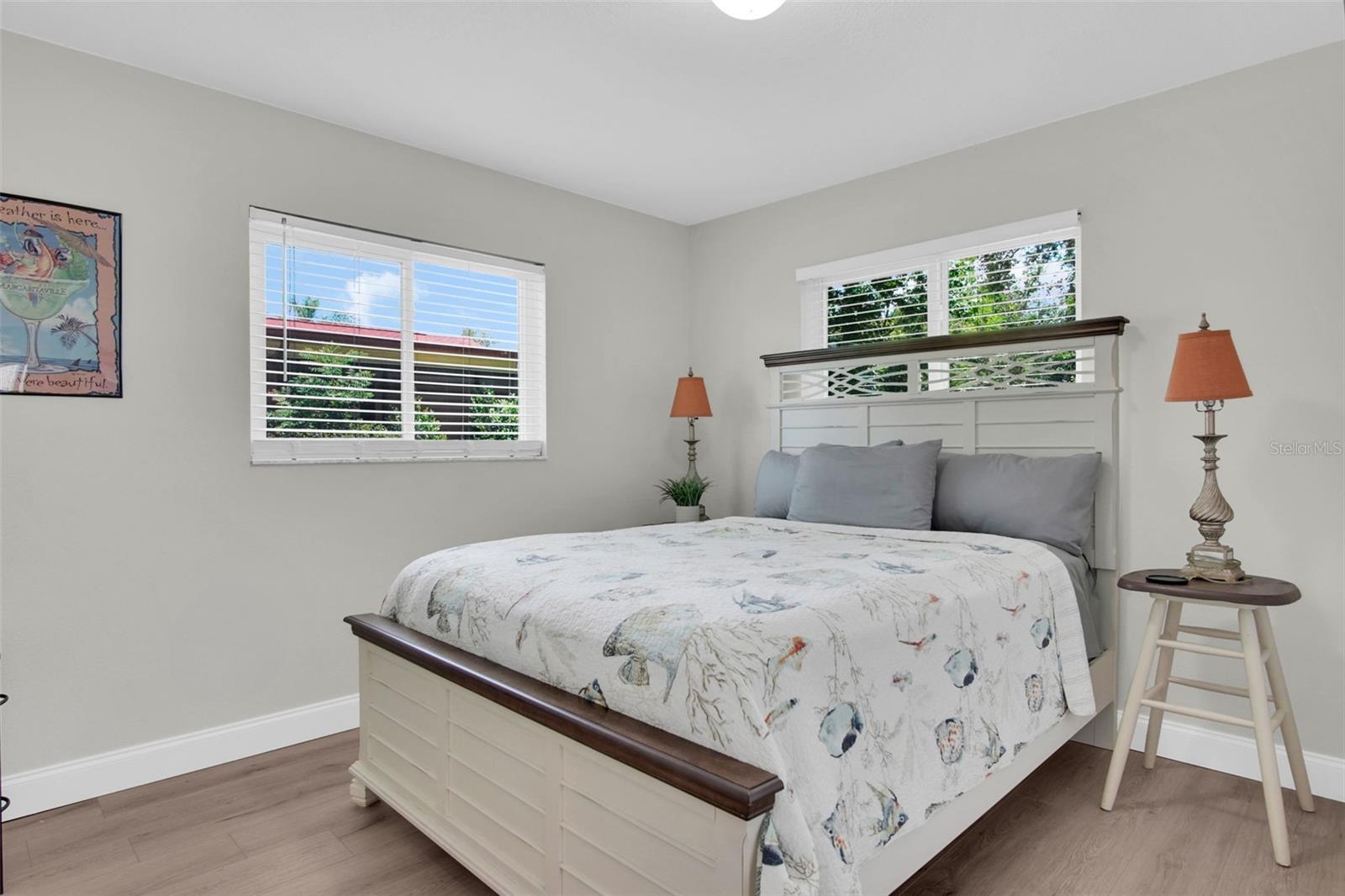 Spacious guest suite or would make the perfect office/craft space~
