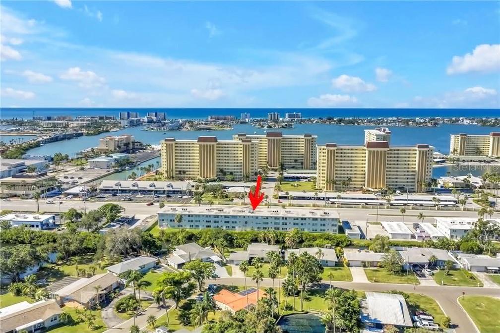 Walk or bike ride to beach, restaurants, shopping and more