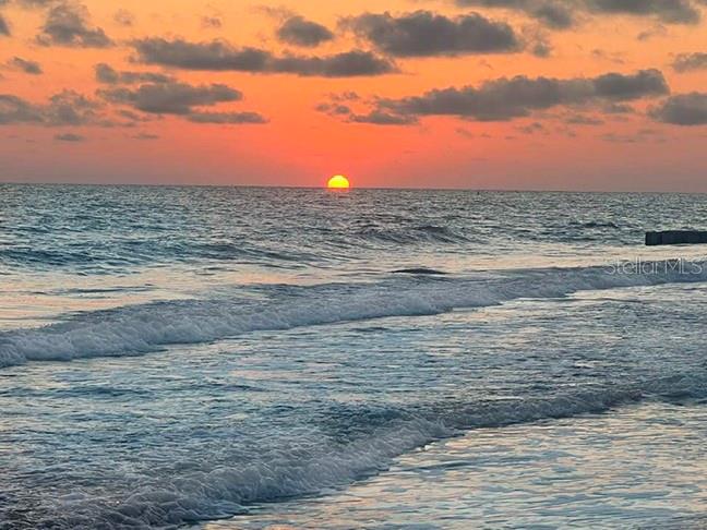 Walk or bike ride to beach - less than 1 mile