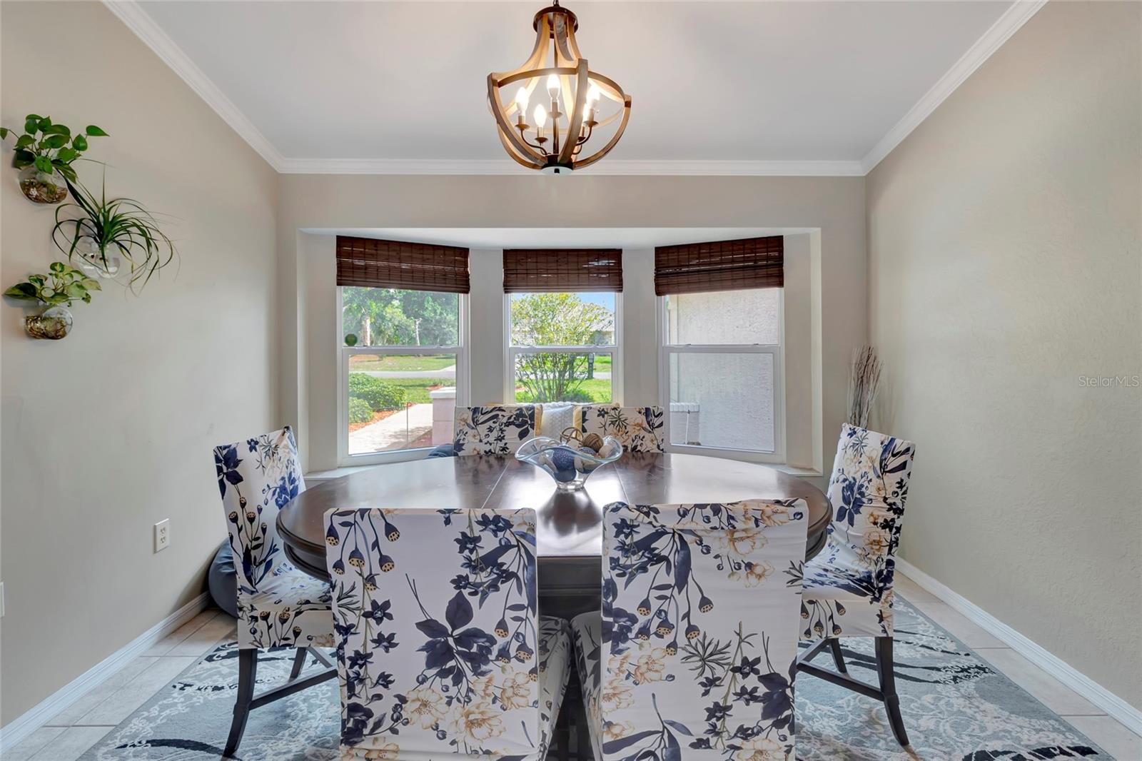Dining Area with Bay Window and Seat