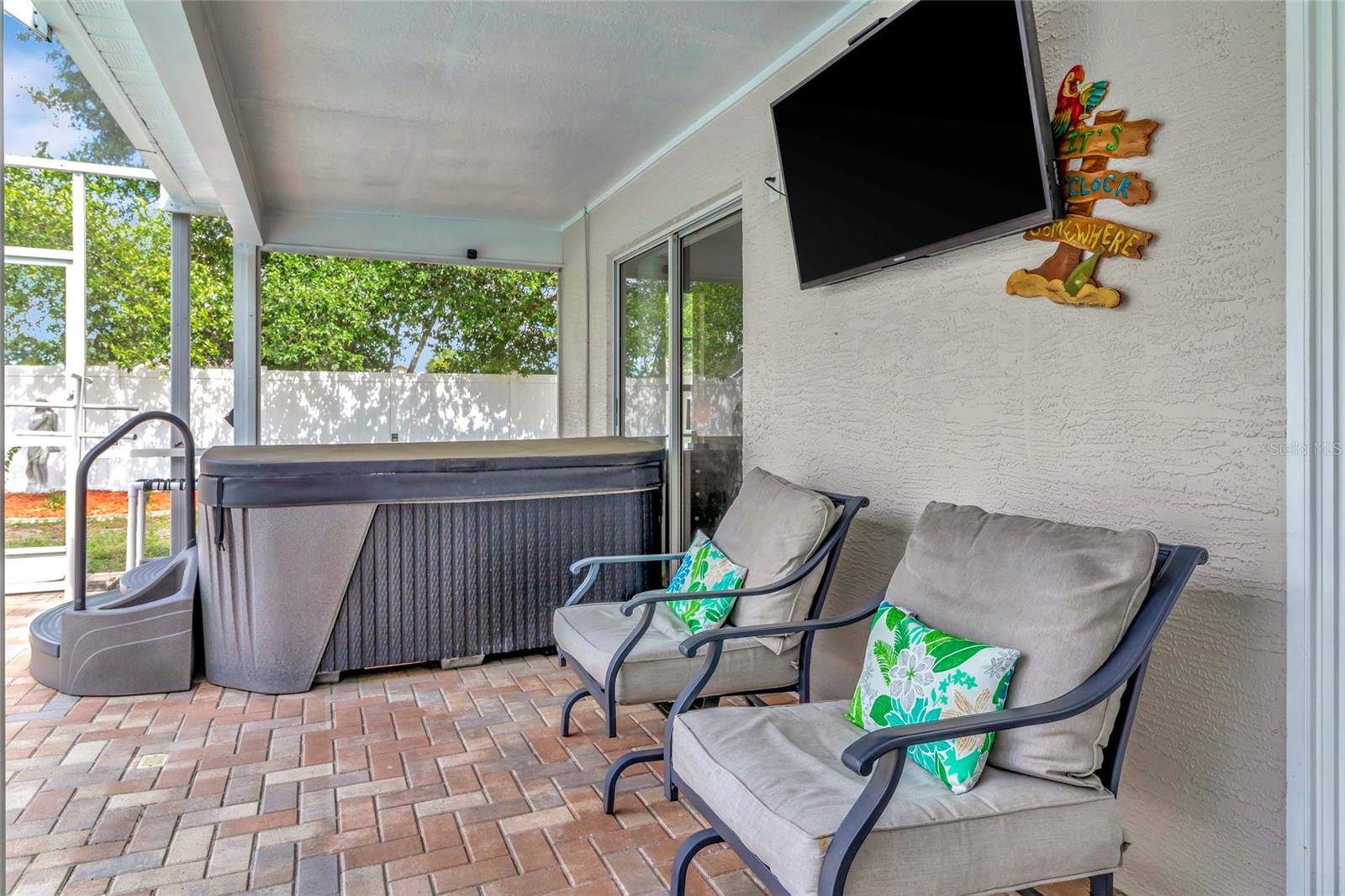 Covered Lanai with Brick Paver