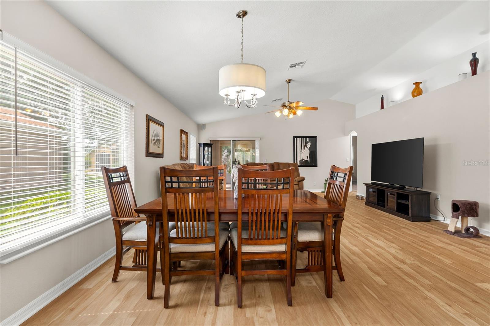W7885957