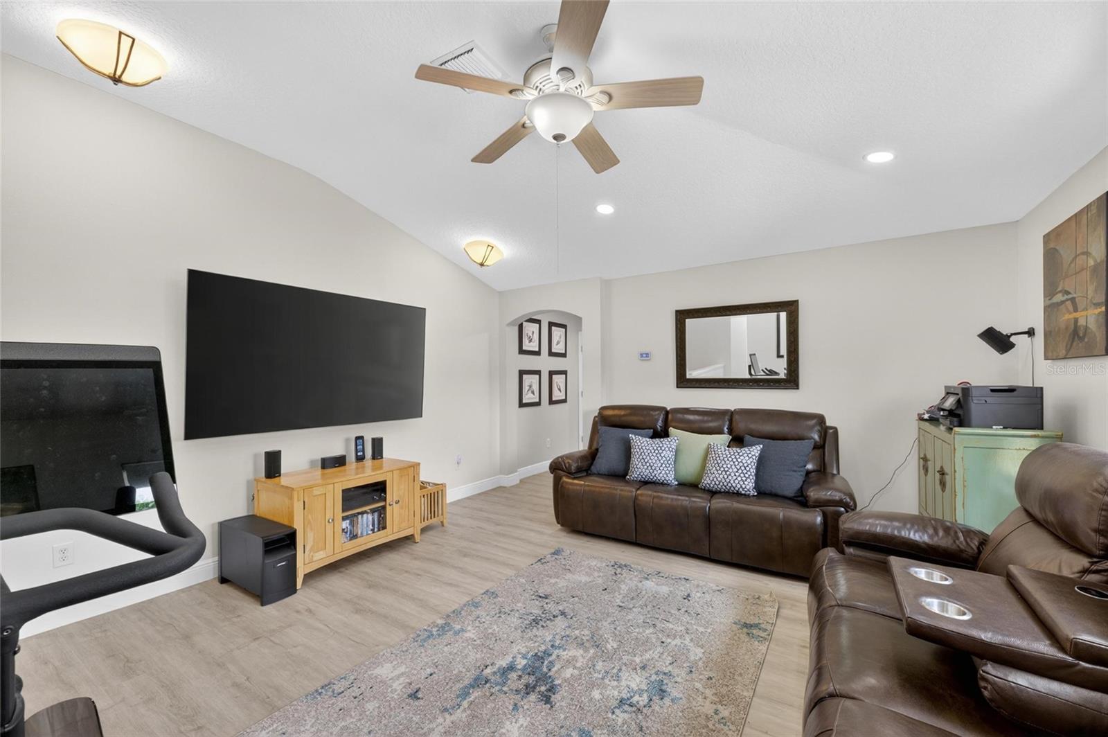 Bonus Room/Poss 3rd Bedroom