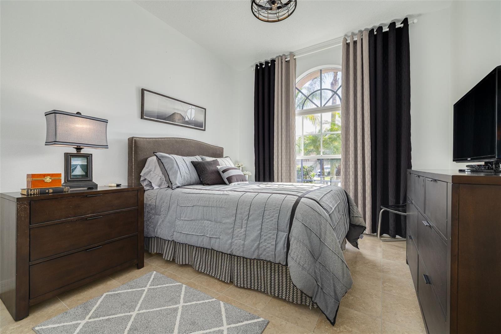 Guest bedroom