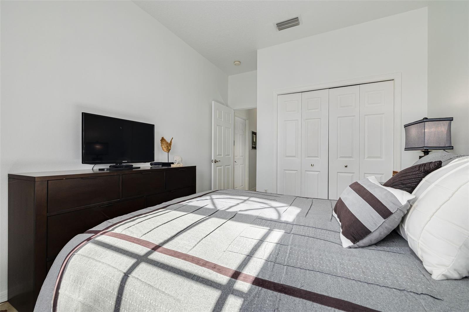 Guest bedroom