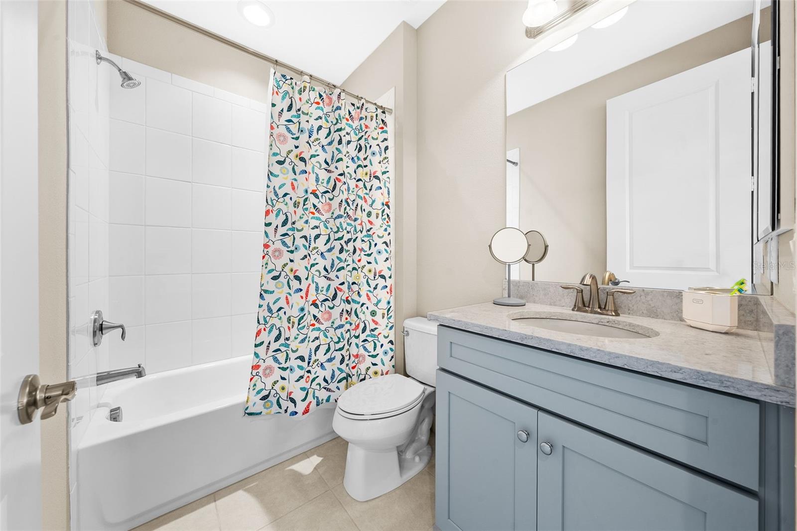Bedroom 2 En Suite Bath