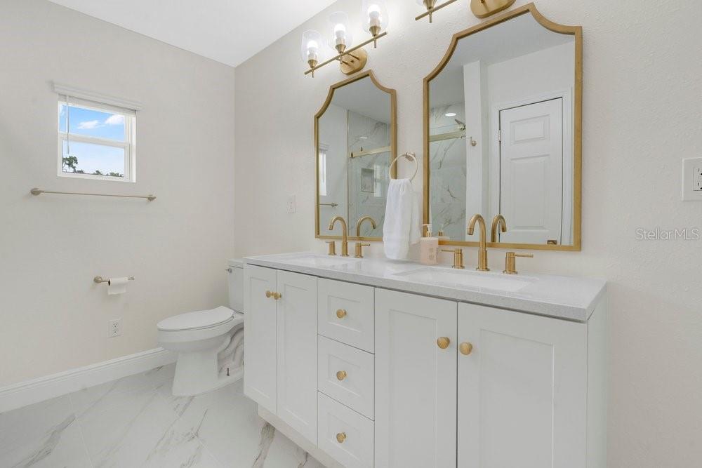 Dual Vanity