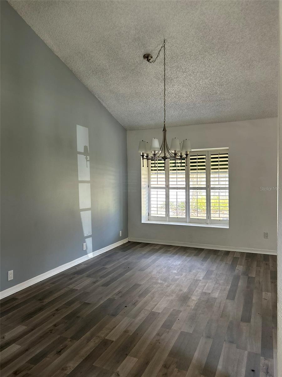 TB8510930