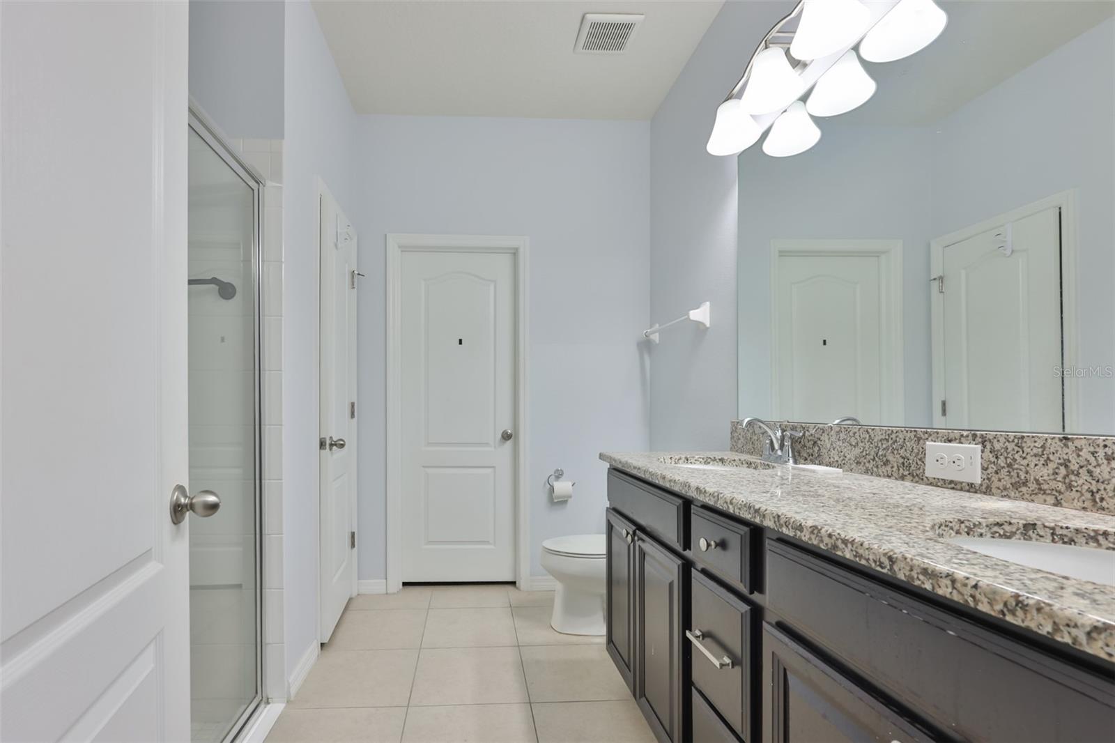 En-suite bath and large walk-in closet