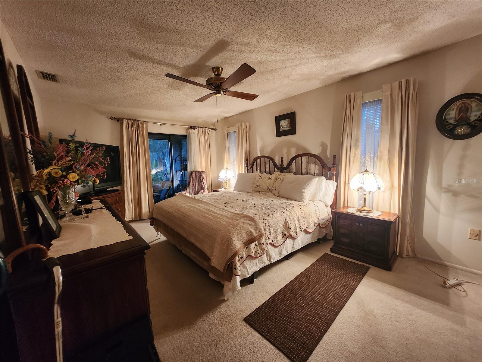 Primary bedroom/Master bedroom right view