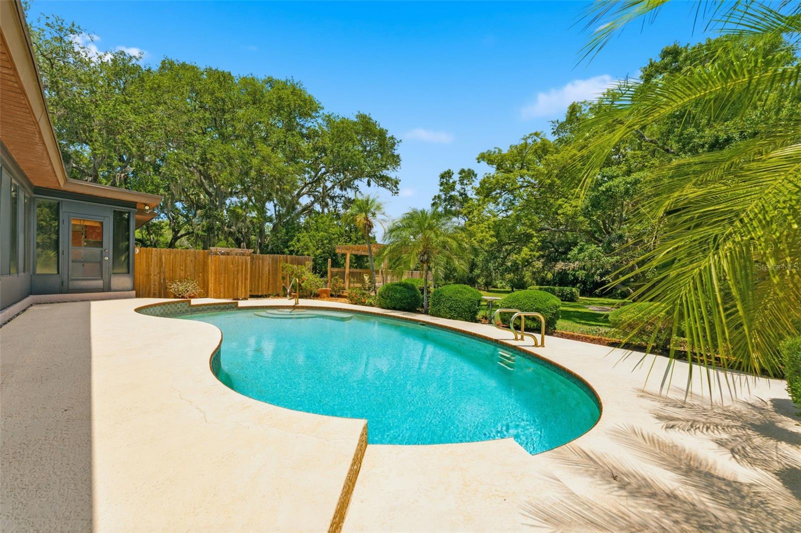 Poolside Read Exterior View