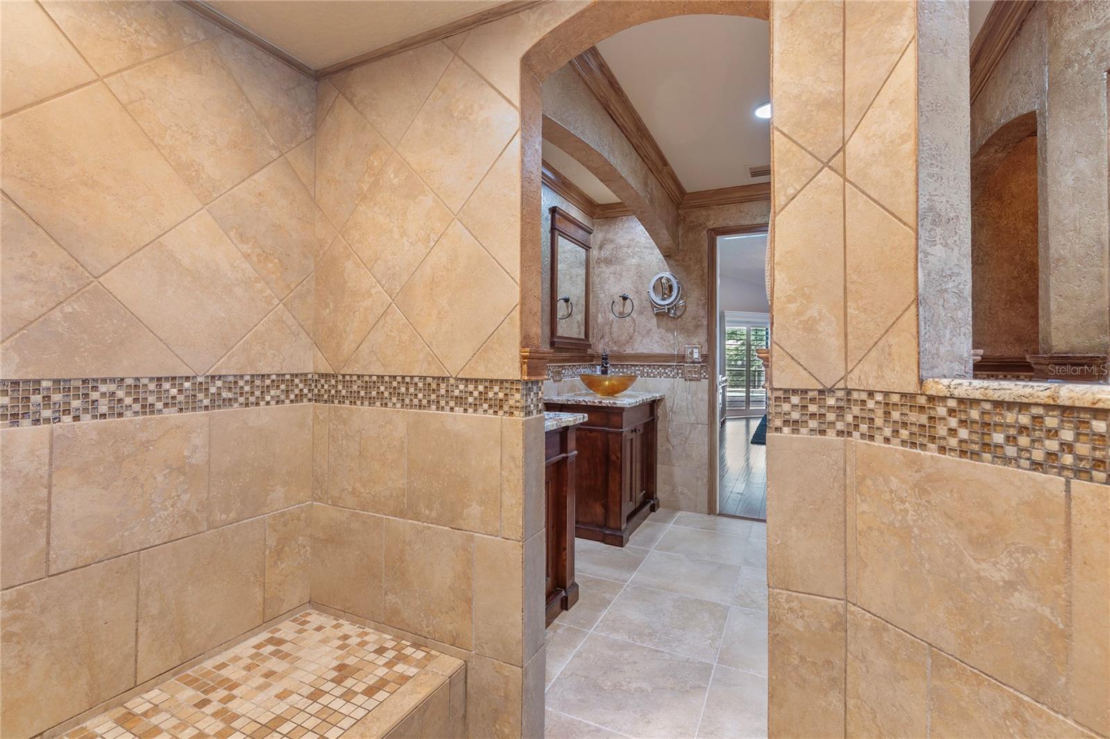 Master bath suite