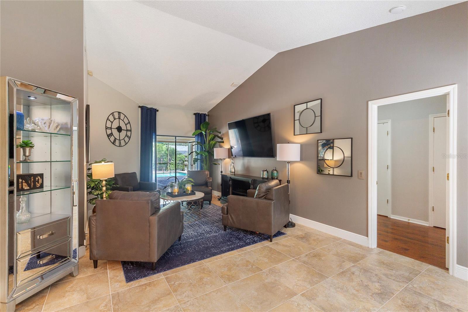 Formal living space or dining room