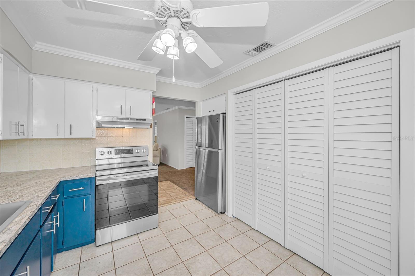 Full size laundry in the Kitchen