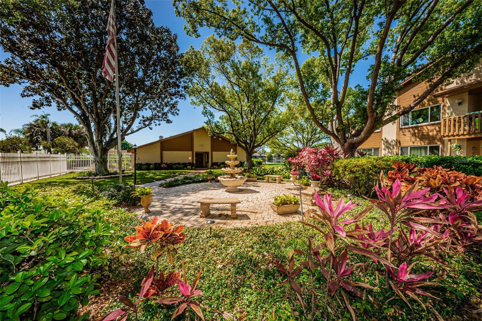 55+ Beacon Lakes Common Area
