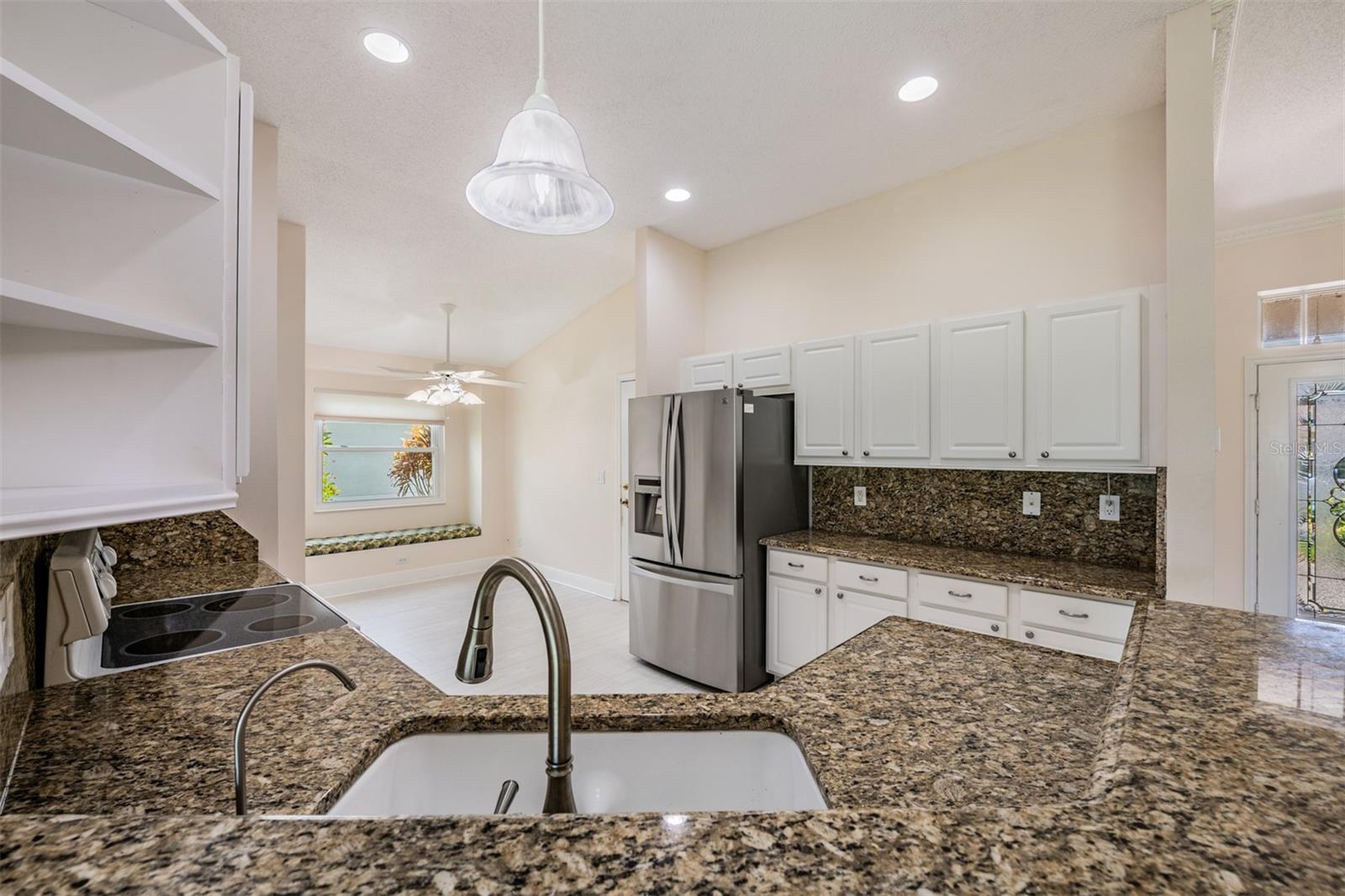 Kitchen with Breakfast nook