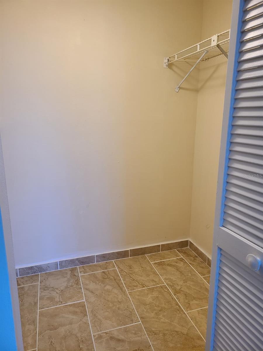 Walk-in closet