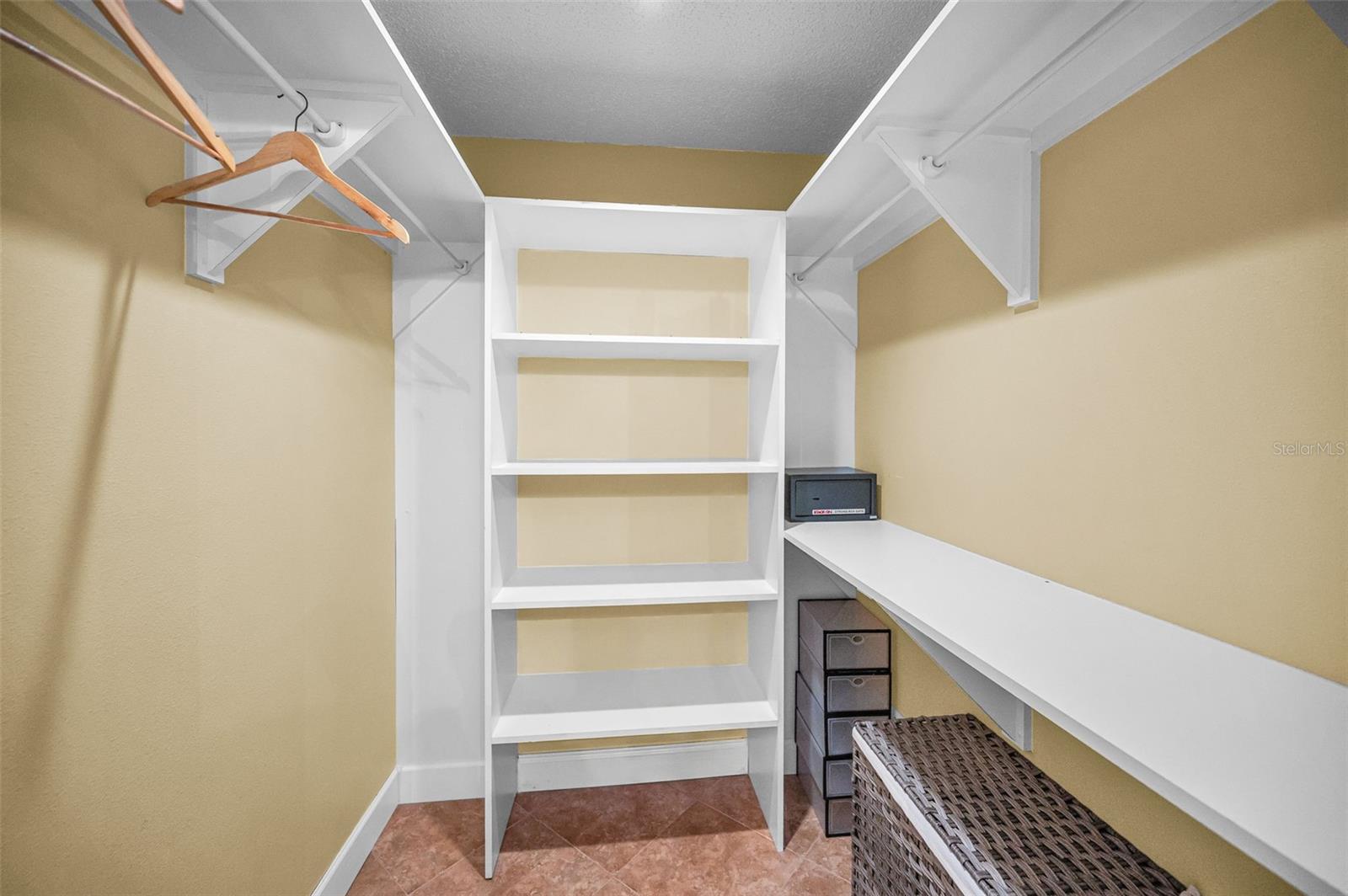 Primary suite walk-in closet