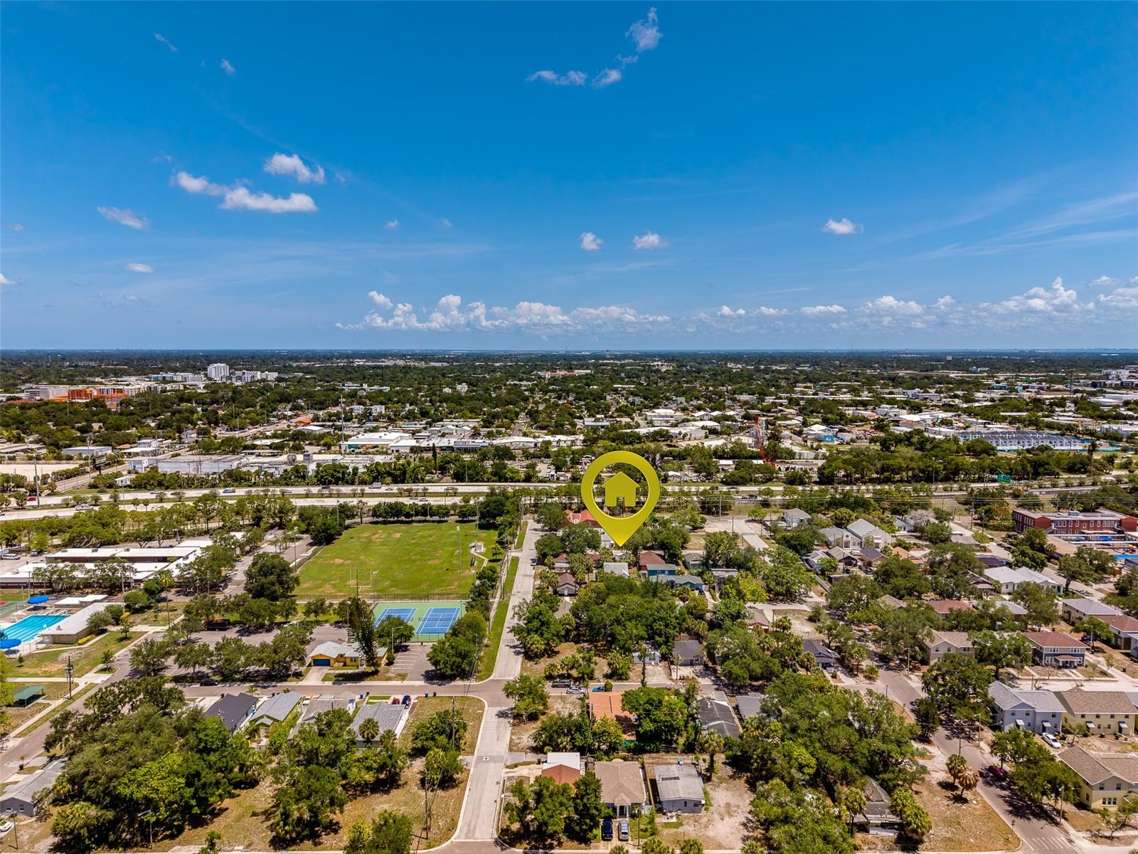 TENNIS COURTS AND POOL SHORT WALK AWAY